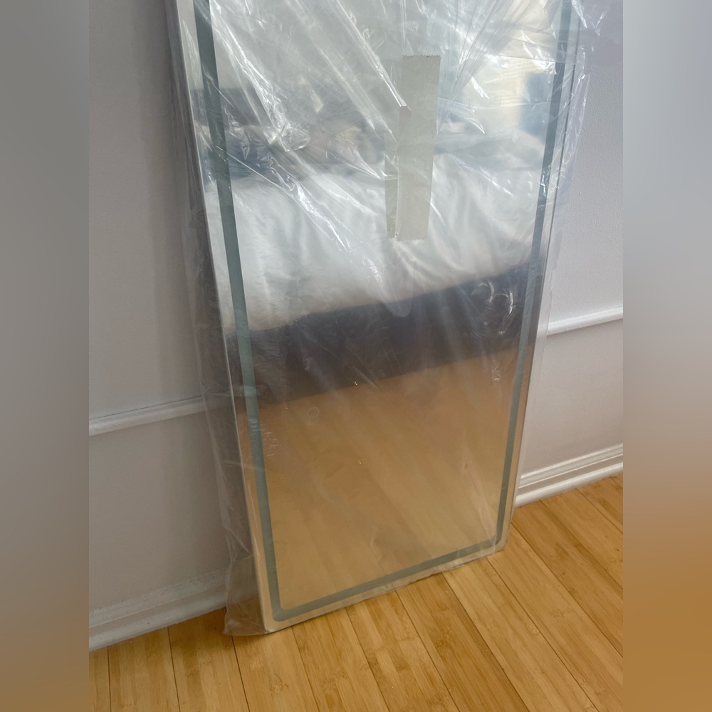 LED Lighted Mirror with Touch Sensor - Picture 5 of 8